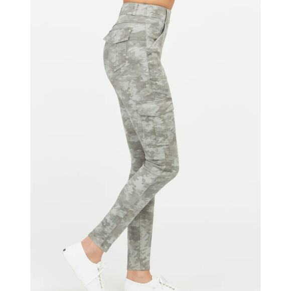 SPANX - Cropped Twill Cargo Pants / Army Fatigue / S / NWT - Picture 3 of 9